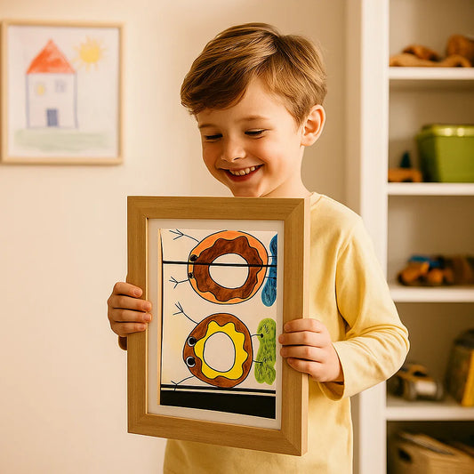 Barnas - taidekehys | Taitettava kuvakehys, jossa on säilytystilaa piirustuksille ja luoville projekteille